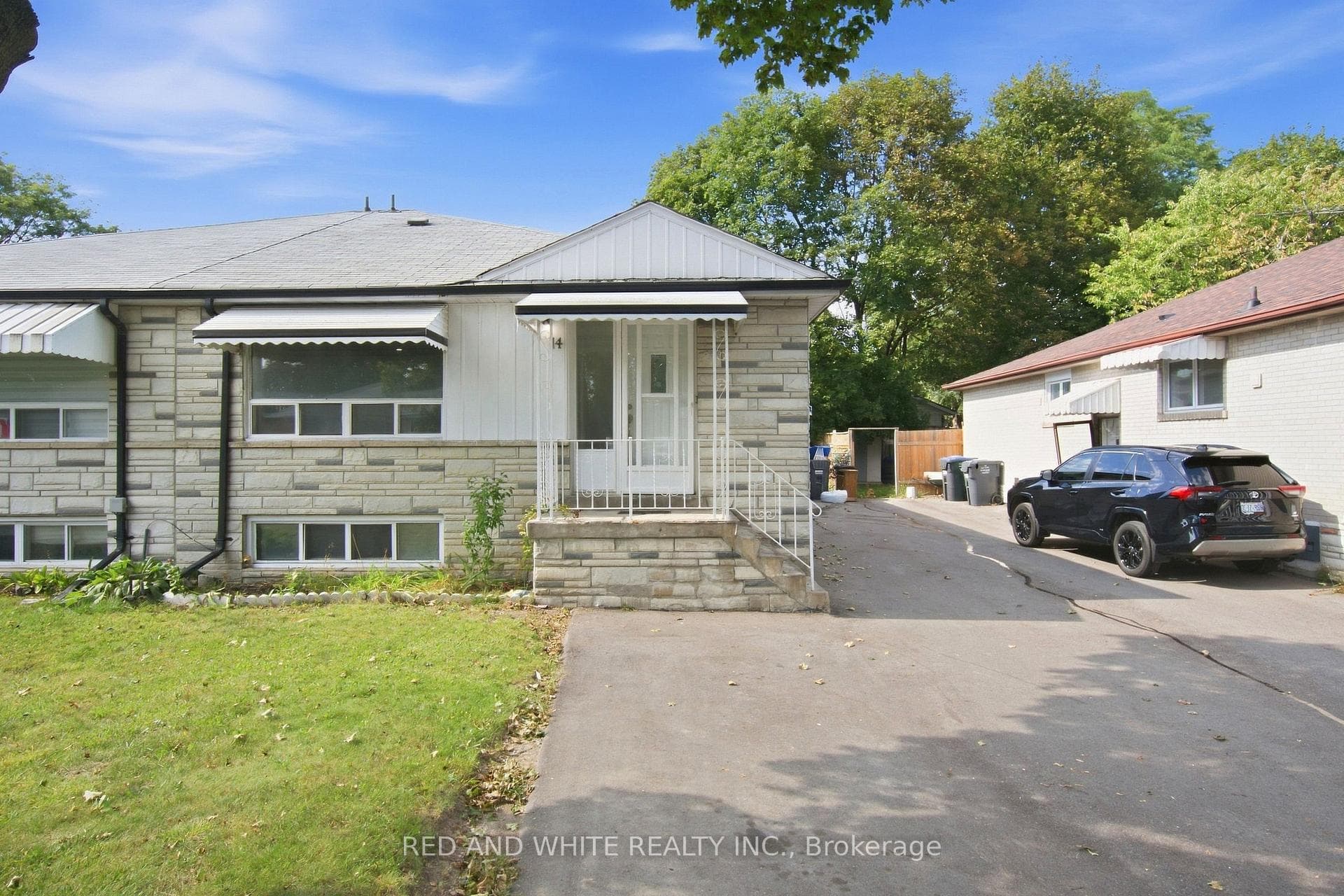 14 Avondale Boulevard, Brampton, ON L6T 1H3