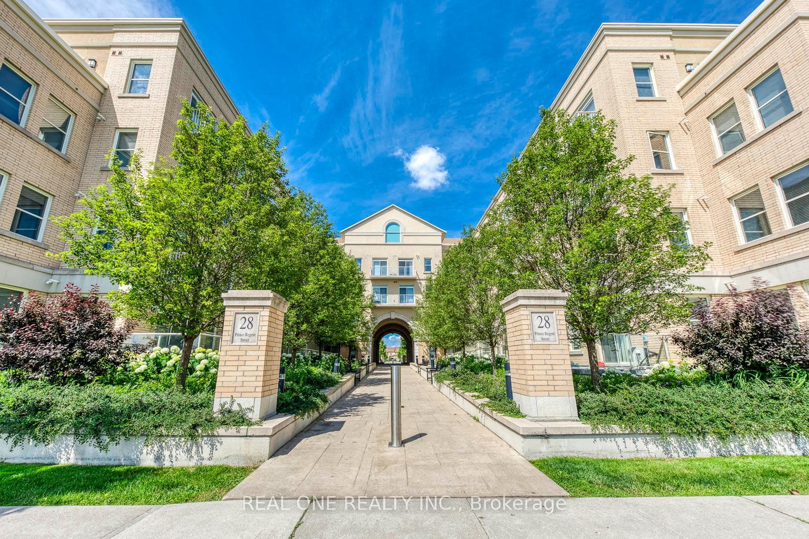 28 Prince Regent Street 339, Markham, ON L6C 0V5