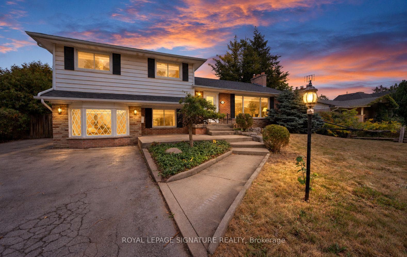 251 Third Line, Oakville, ON L6L 4A2