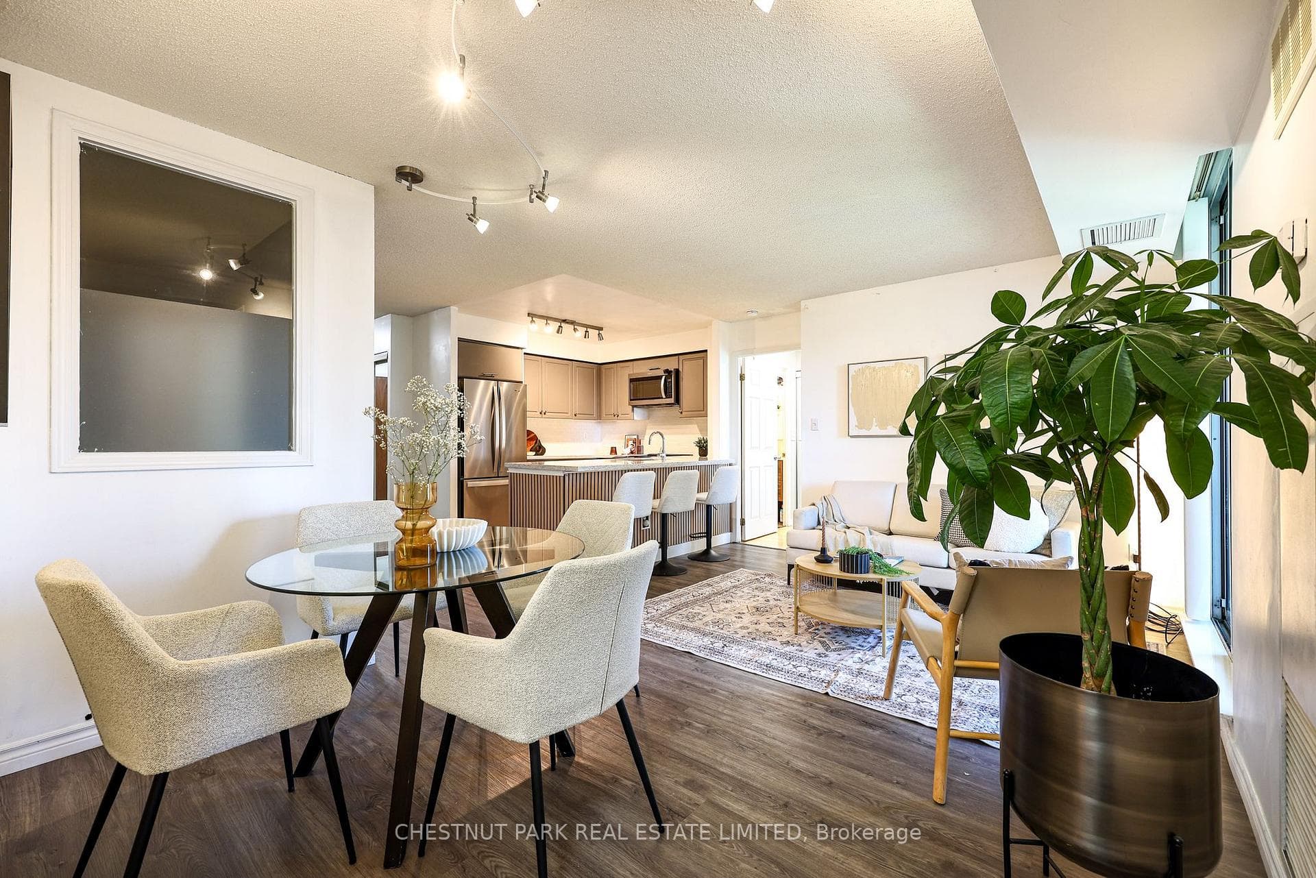 23 Lorraine Drive 615, Toronto, ON M2N 6Z6