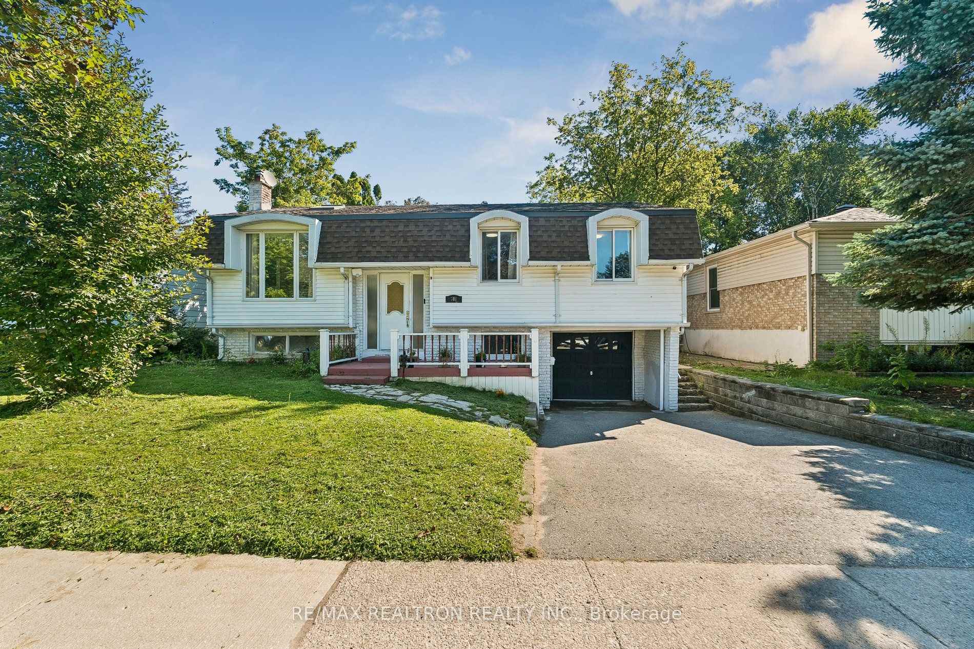 101 Marshall Street Upper, Barrie, ON L4N 4K7