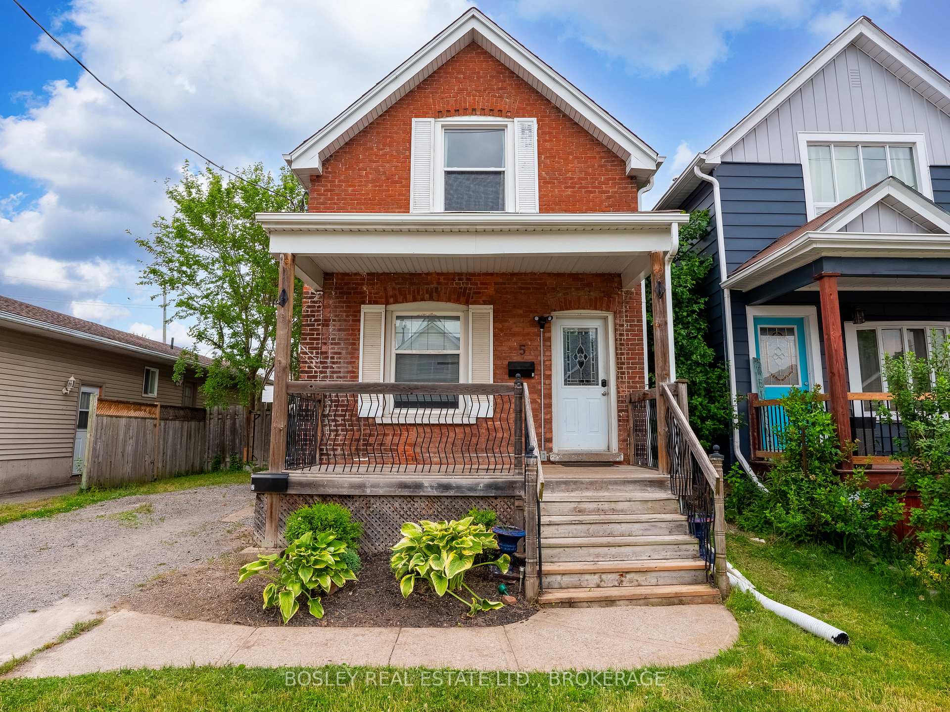 5 Herrick Avenue, St. Catharines, ON L2P 2S7