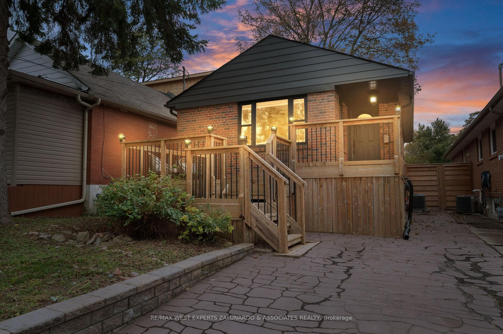 56 Roxaline Street, Toronto, ON M9P 2Y9