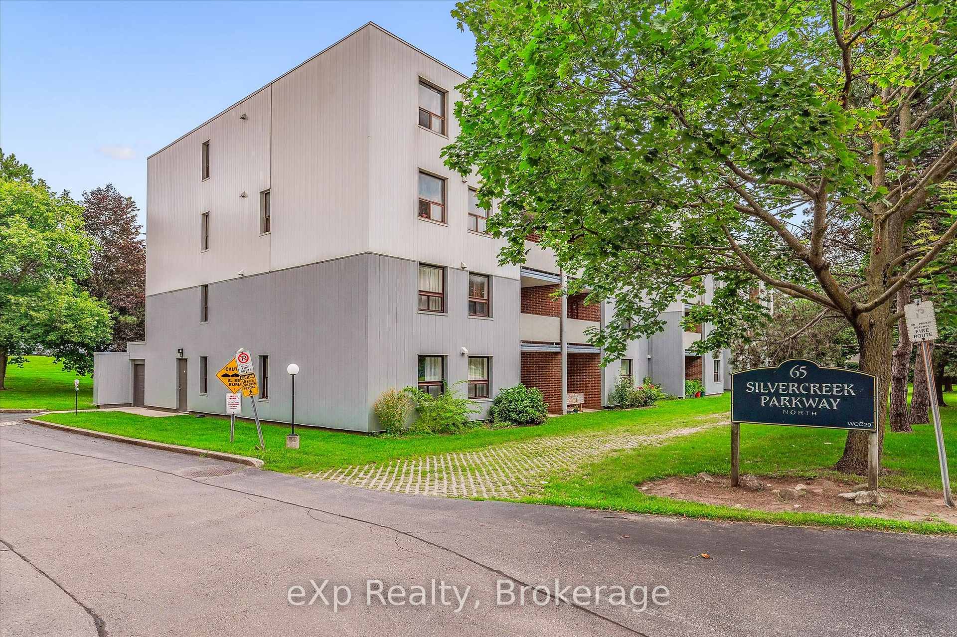 65 Silvercreek Parkway N 404, Guelph, ON N1H 7R9