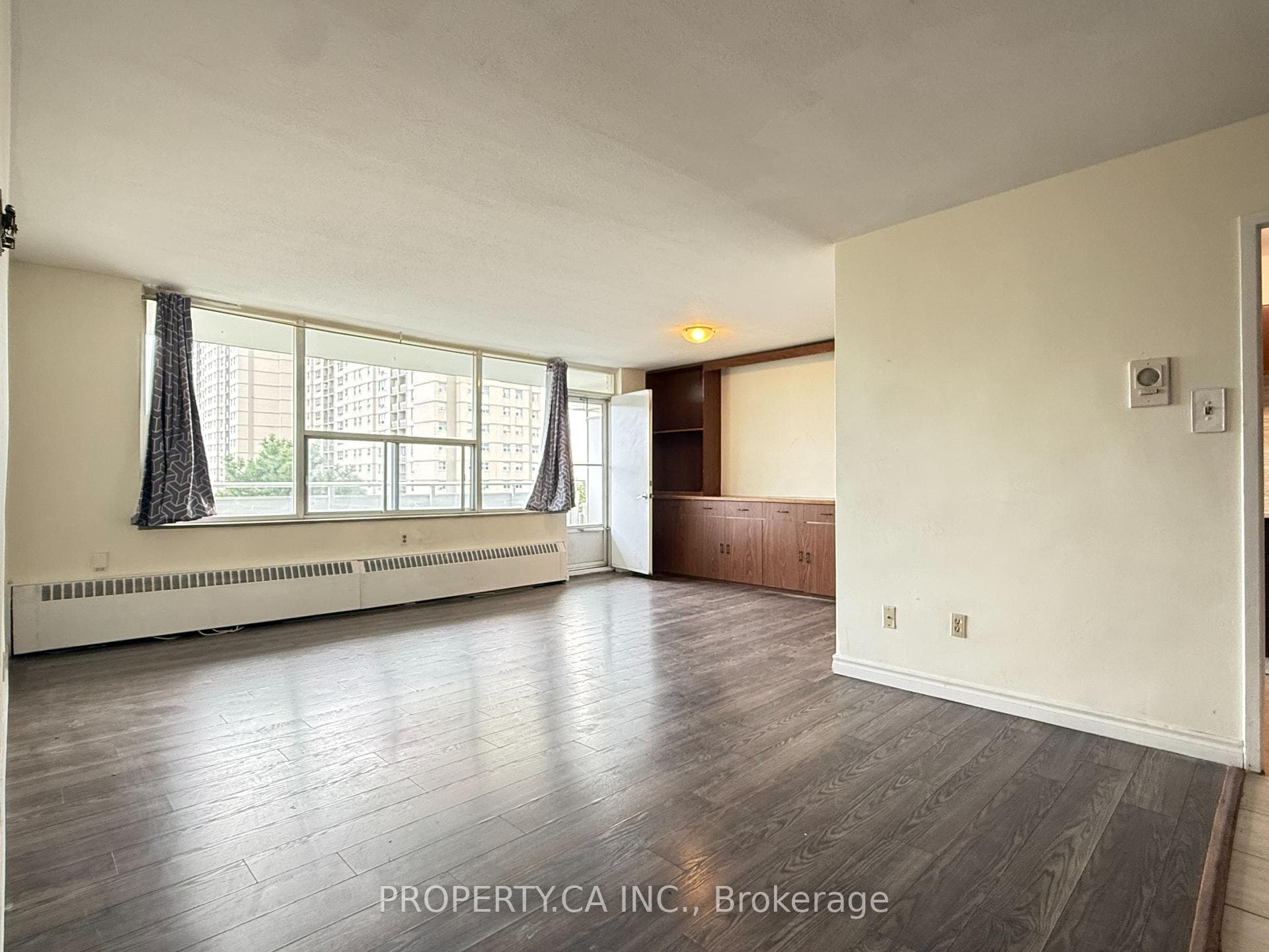 10 Parkway Forest Drive 411, Toronto, ON M2J 1L3