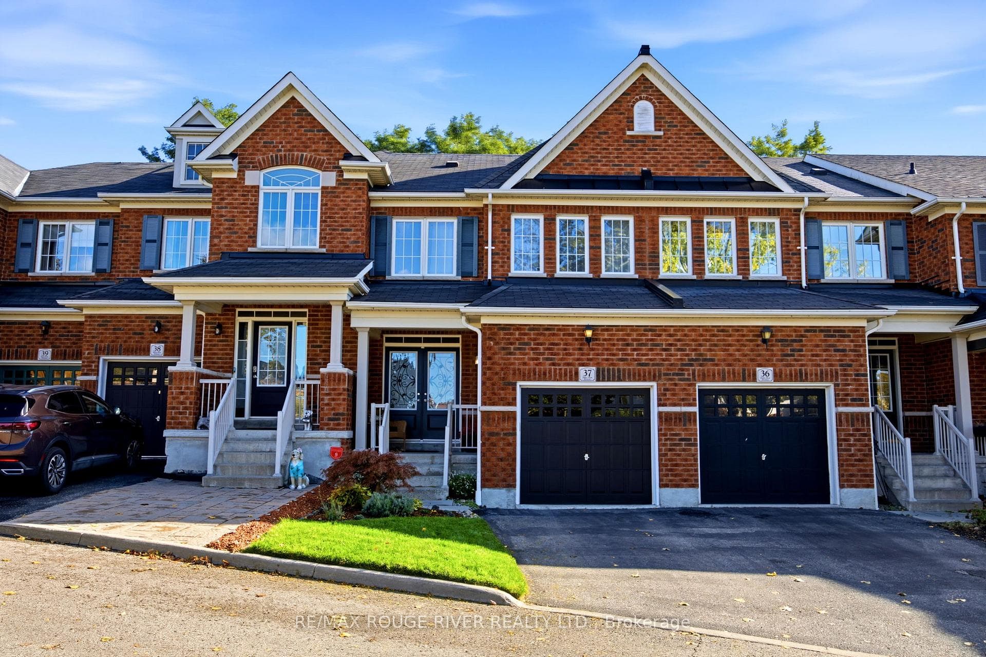 715 Grandview Street N 37, Oshawa, ON L1K 0N2