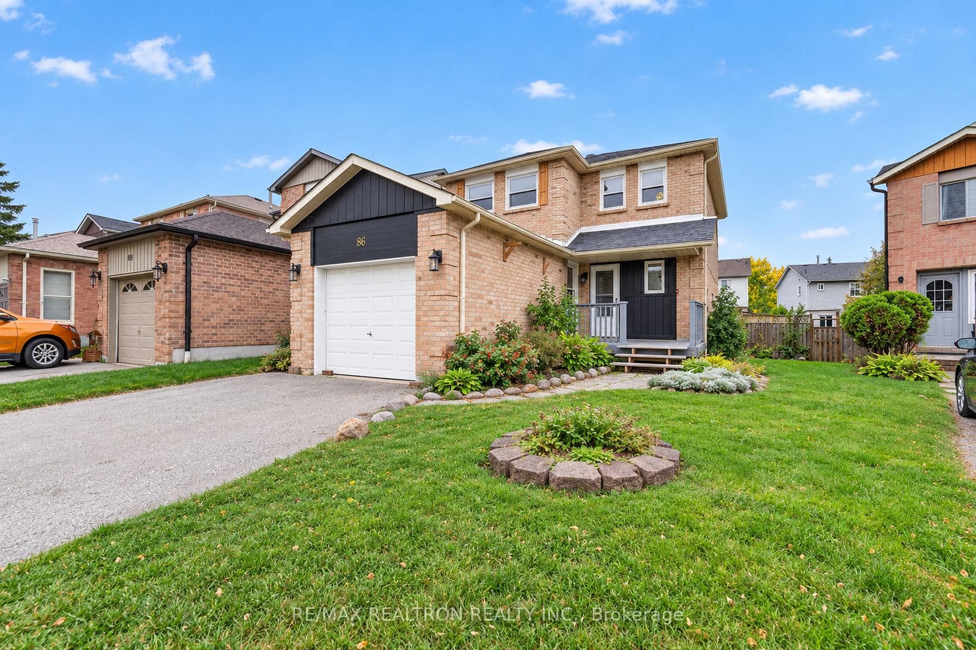 86 Tams Drive #Main, Ajax, ON L1Z 1A5
