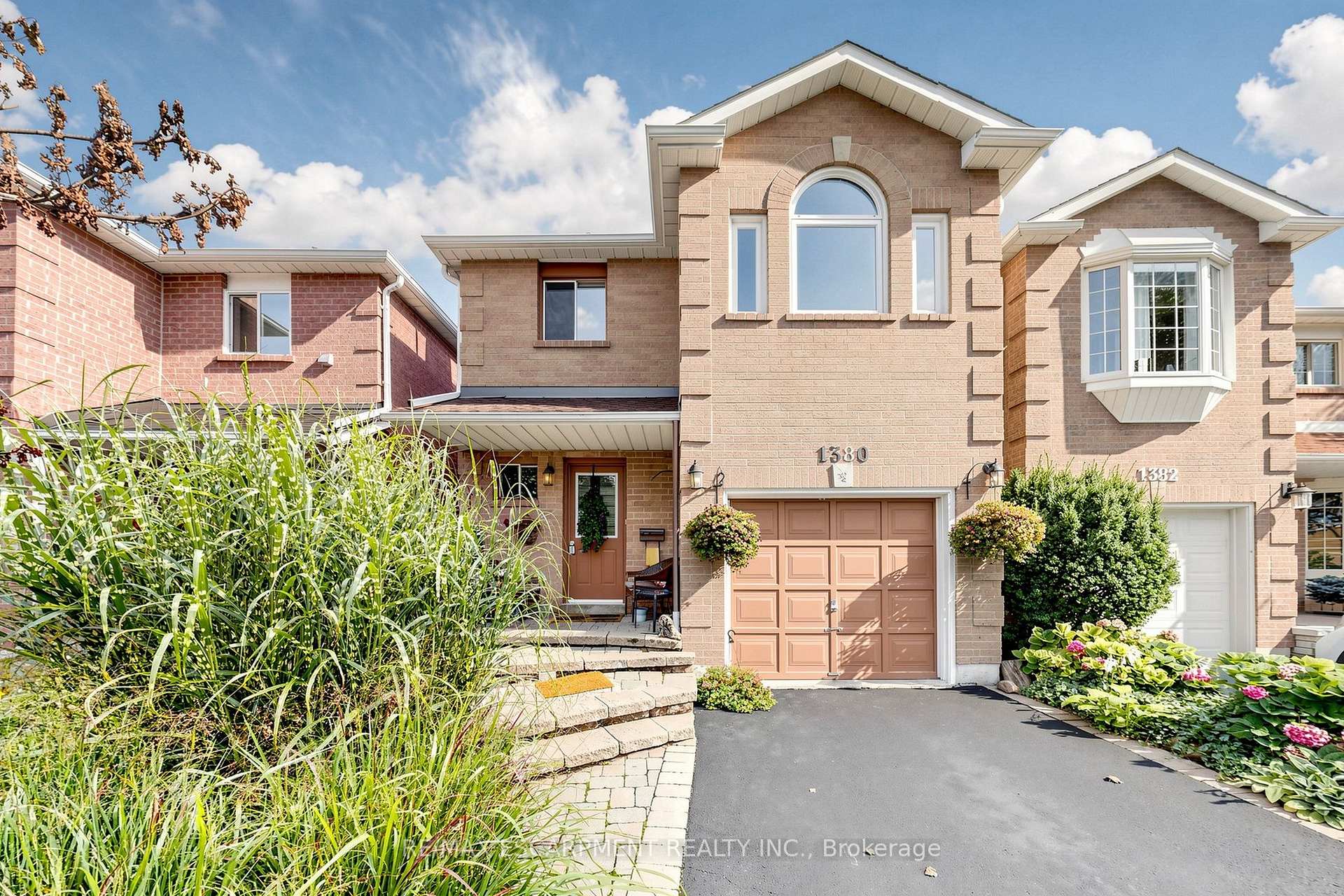 1380 Hazel McCleary Drive, Oakville, ON L6J 7B1
