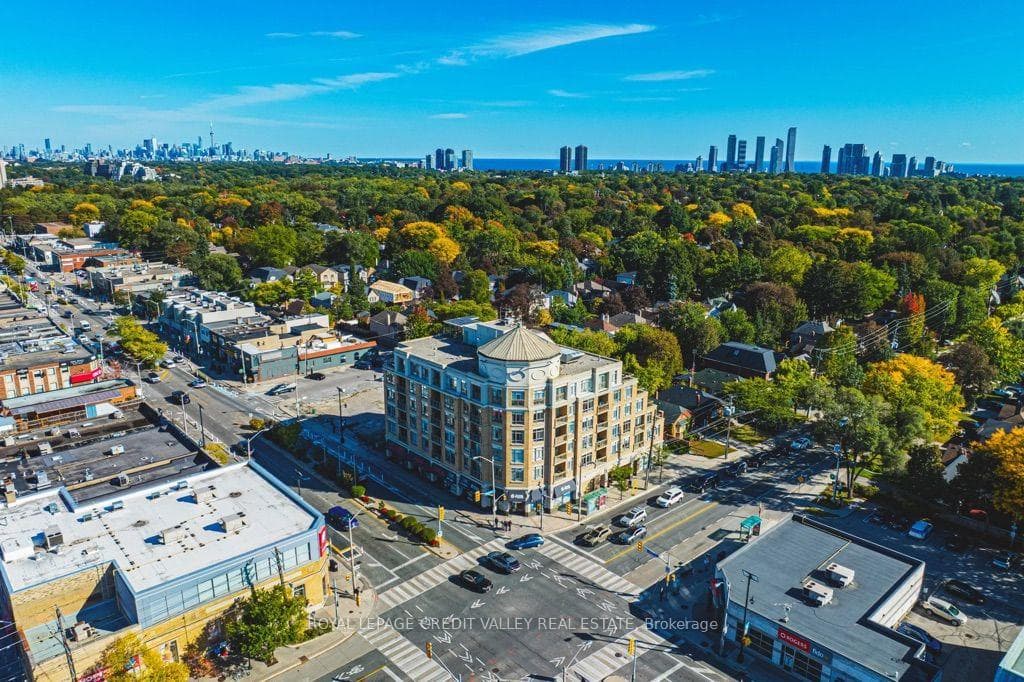 935 Royal York Road E 202, Toronto, ON M8Y 4H1