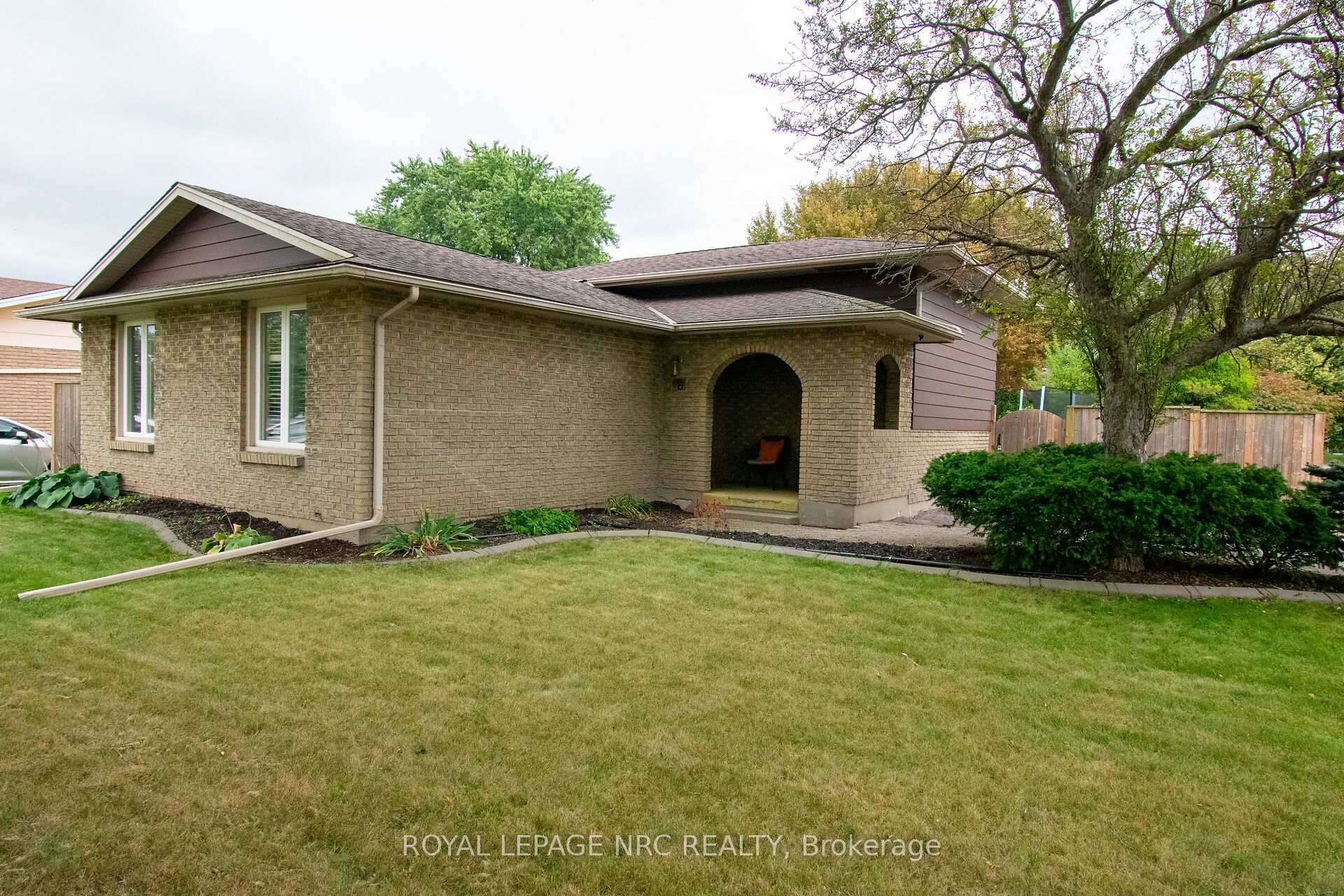 46 Trelawn Parkway, Welland, ON L3C 1W5