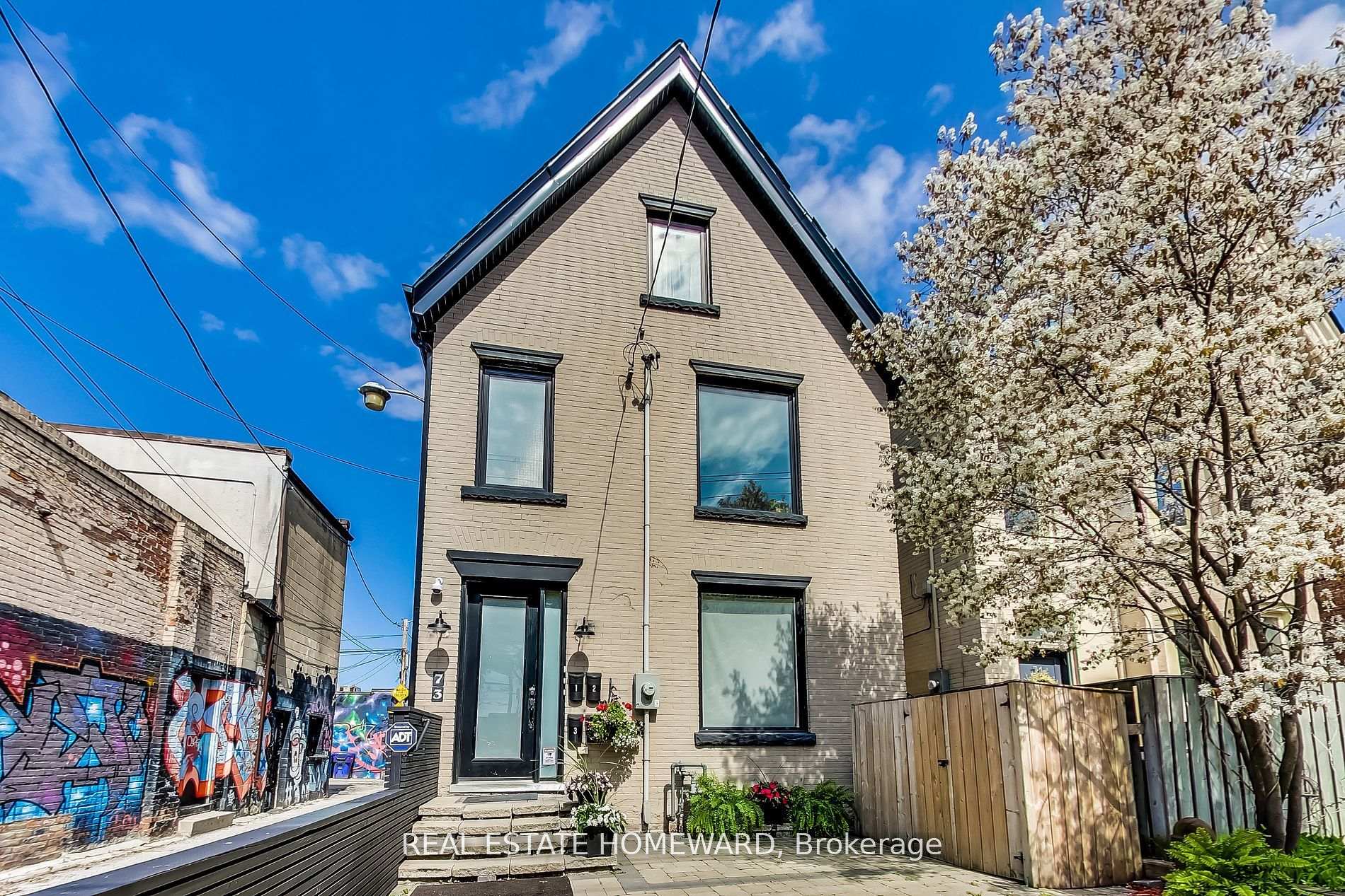 73 Elm Grove Avenue 4, Toronto, ON M6K 2J2