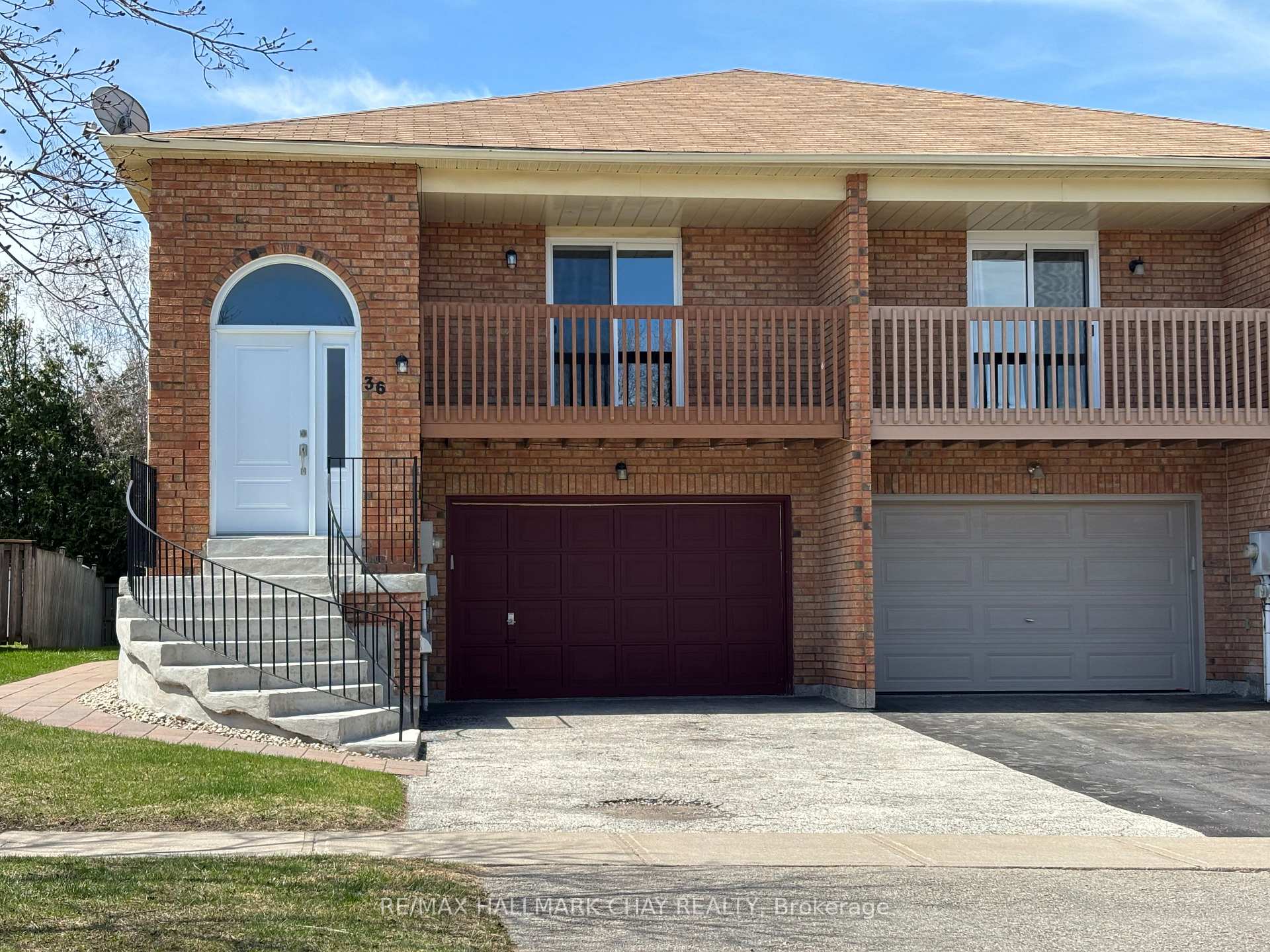 36 Porritt Street A, Barrie, ON L4N 6Y3