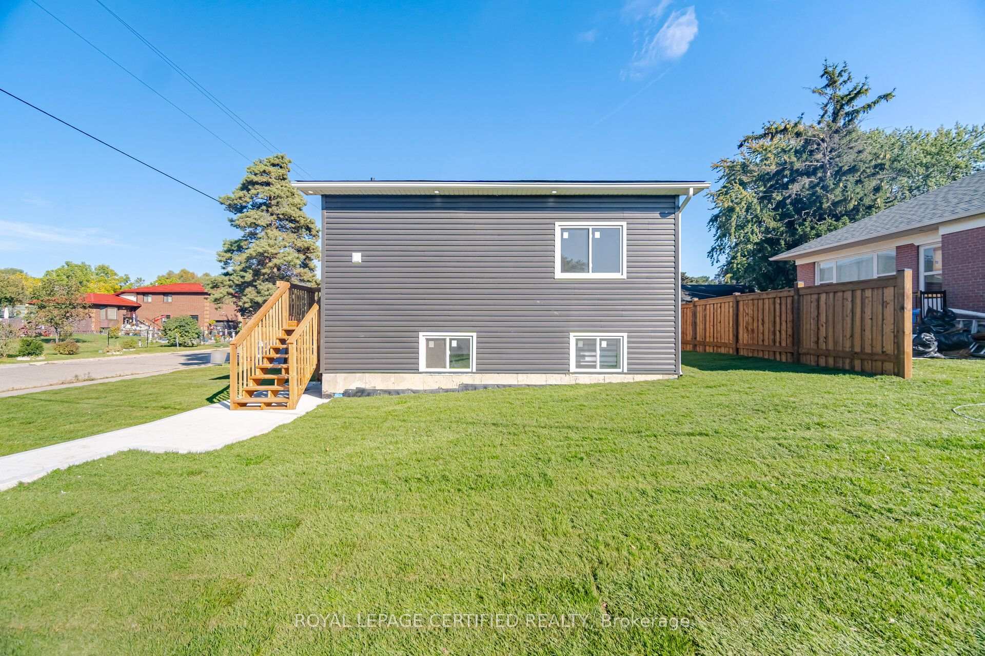 18 Old Princess Street, Mississauga, ON L4T 1L1