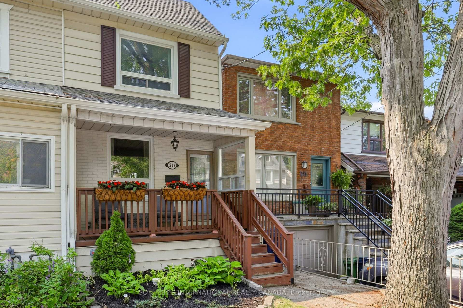 213 Oakcrest Avenue, Toronto, ON M4C 1B8