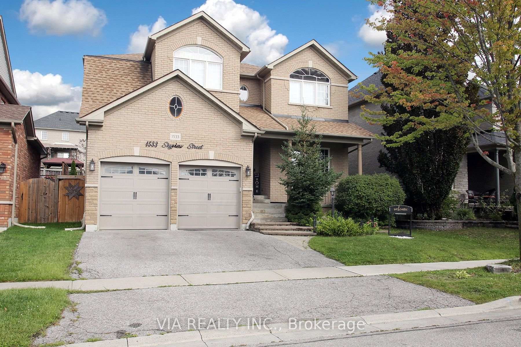 1533 Skyview Street, Oshawa, ON L1K 2S3