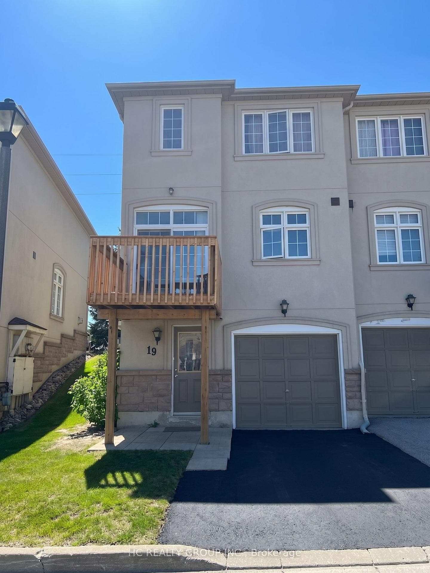 10 Post Oak Drive 19, Richmond Hill, ON L4E 4H8