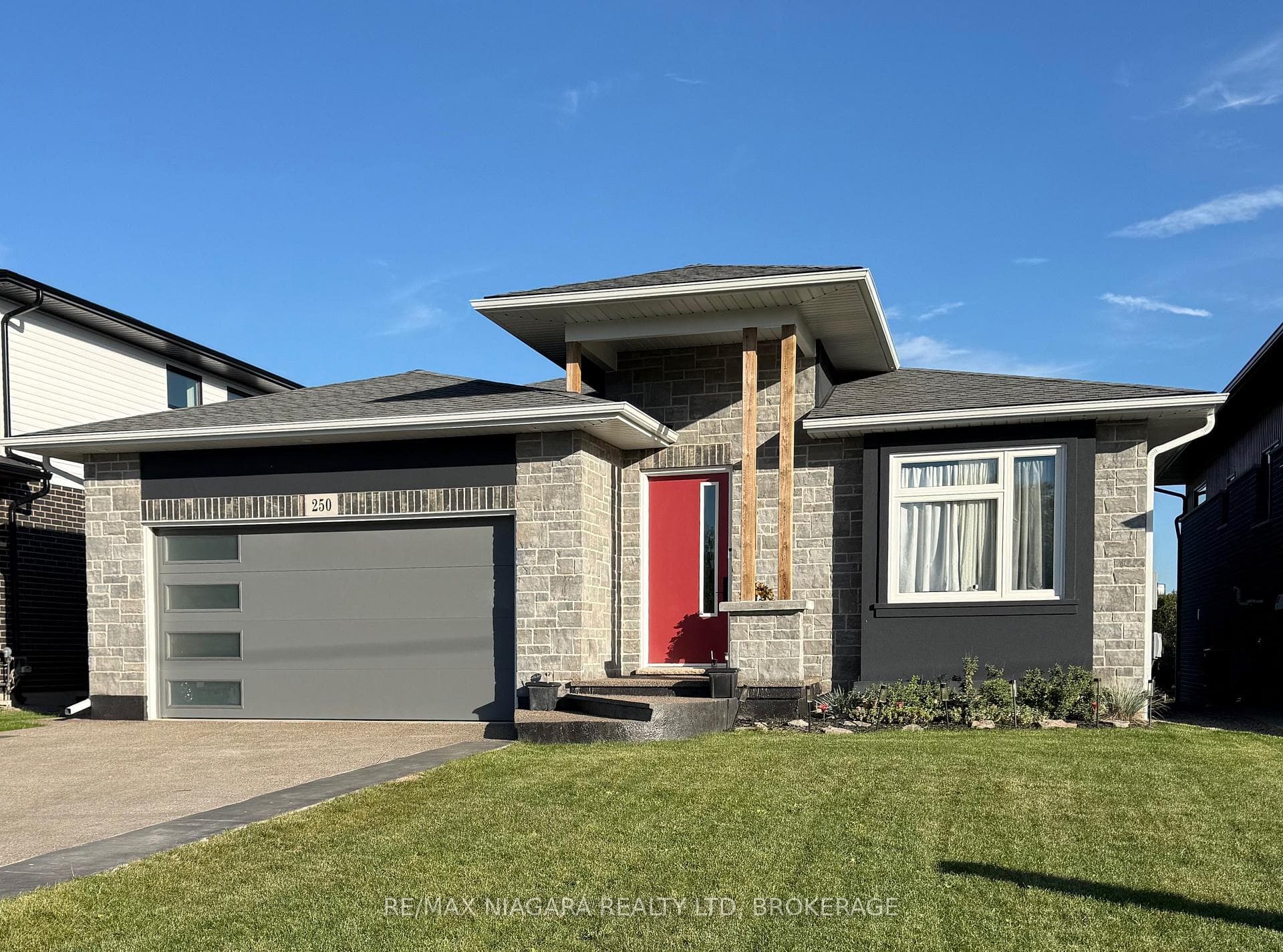 250 Colbeck Drive, Welland, ON L3C 0B4