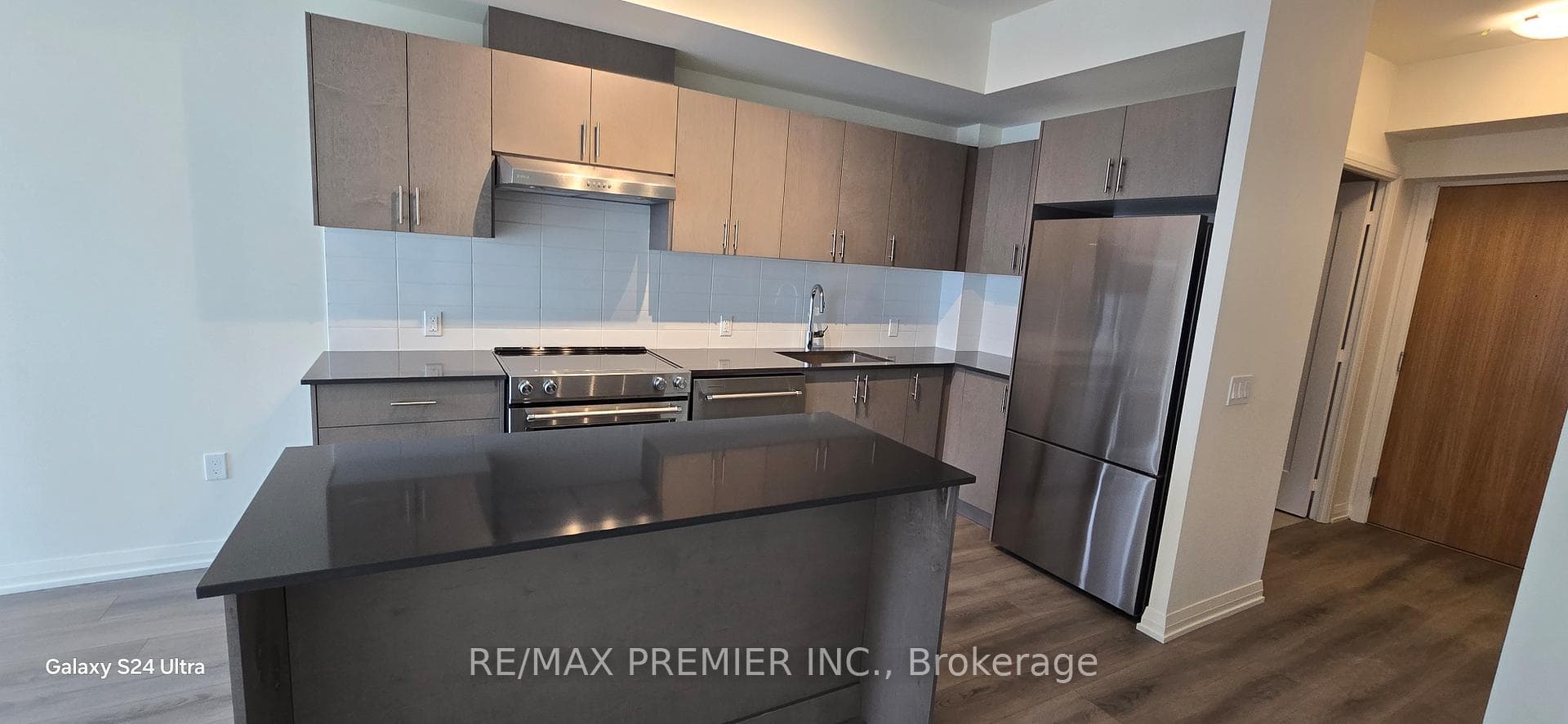 8960 Jane Street S 1819, Vaughan, ON L4K 2M9