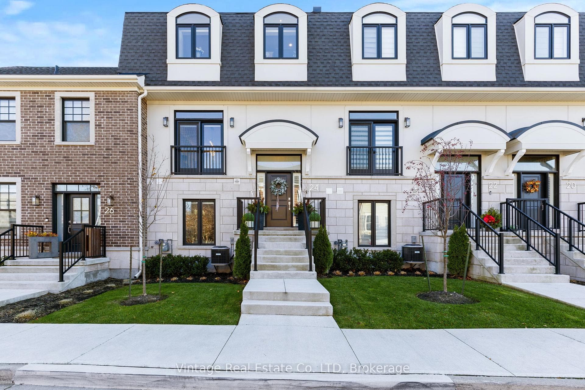24 Willow Bank Common, St. Catharines, ON L2S 4C8