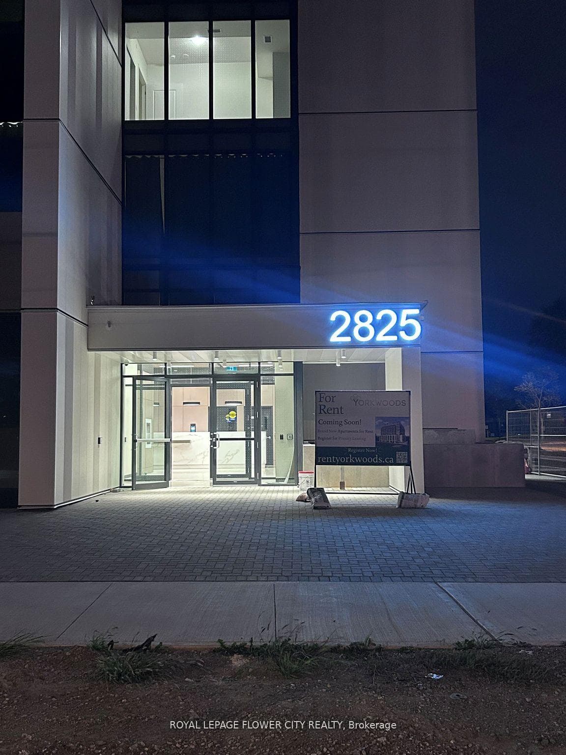 2825 Jane Street 1006, Toronto, ON M3N 0A8