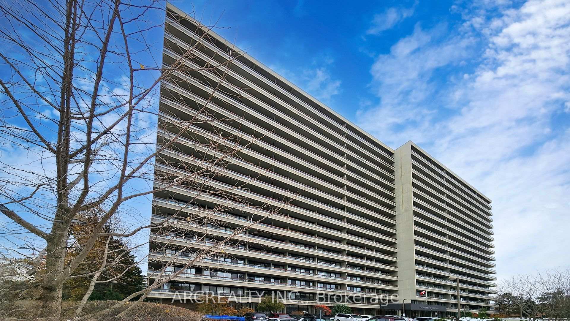 8111 Yonge Street 1403, Markham, ON L3T 4V9