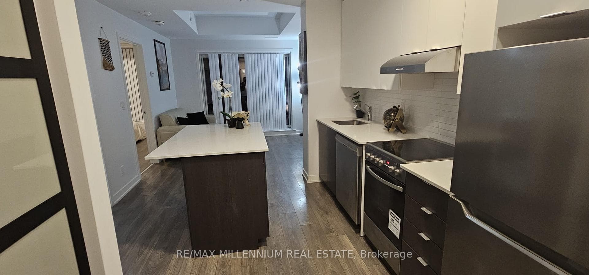 160 Canon Jackson Drive 401, Toronto, ON M6M 0B6