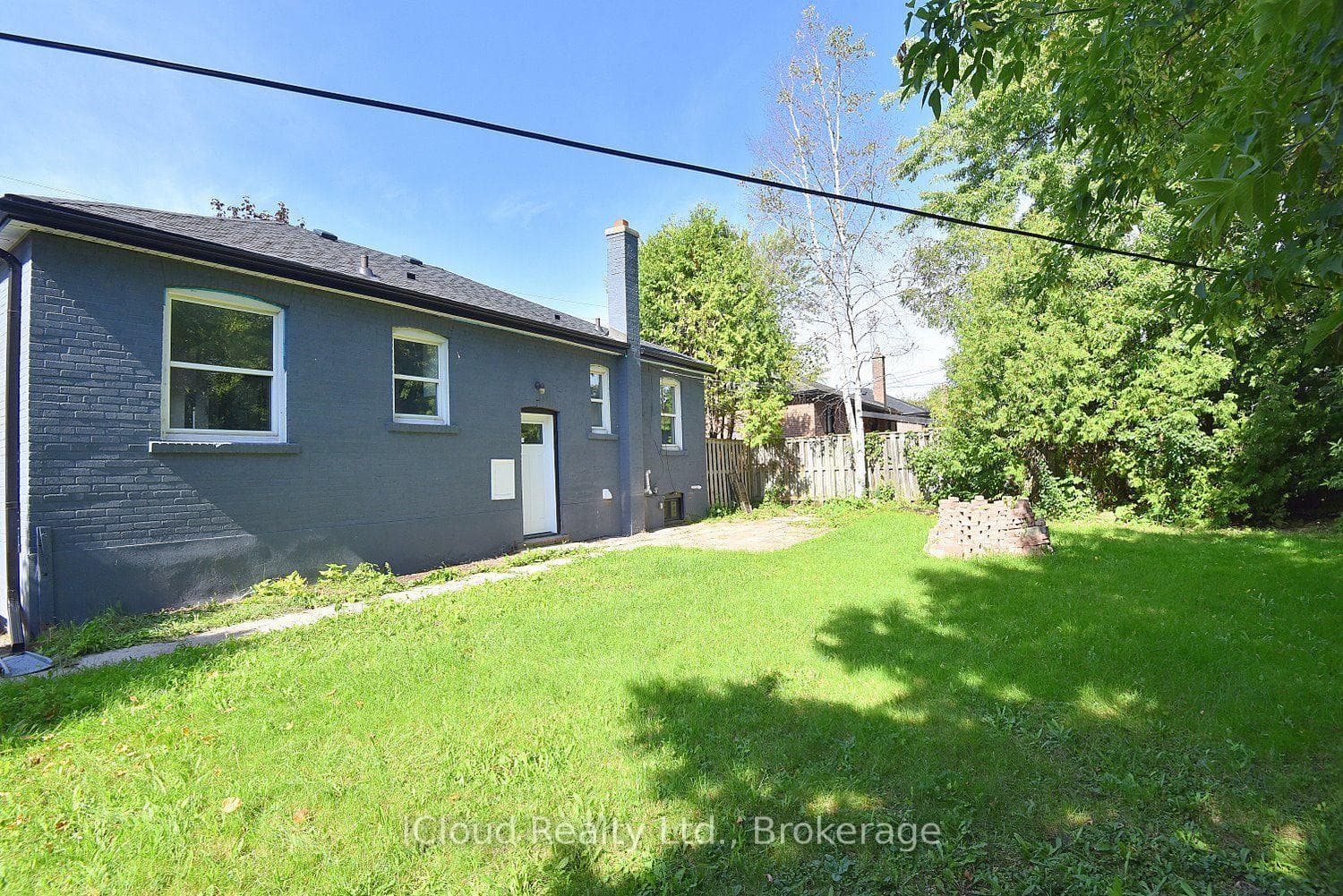 2366 Mountainside Drive, Burlington, ON L7P 1C3