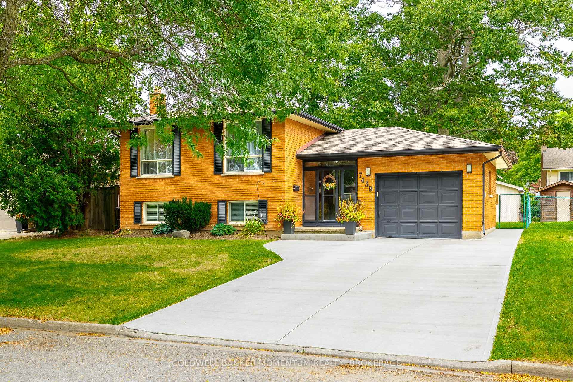 7439 Nasrullah Crescent, Niagara Falls, ON L2H 2M4