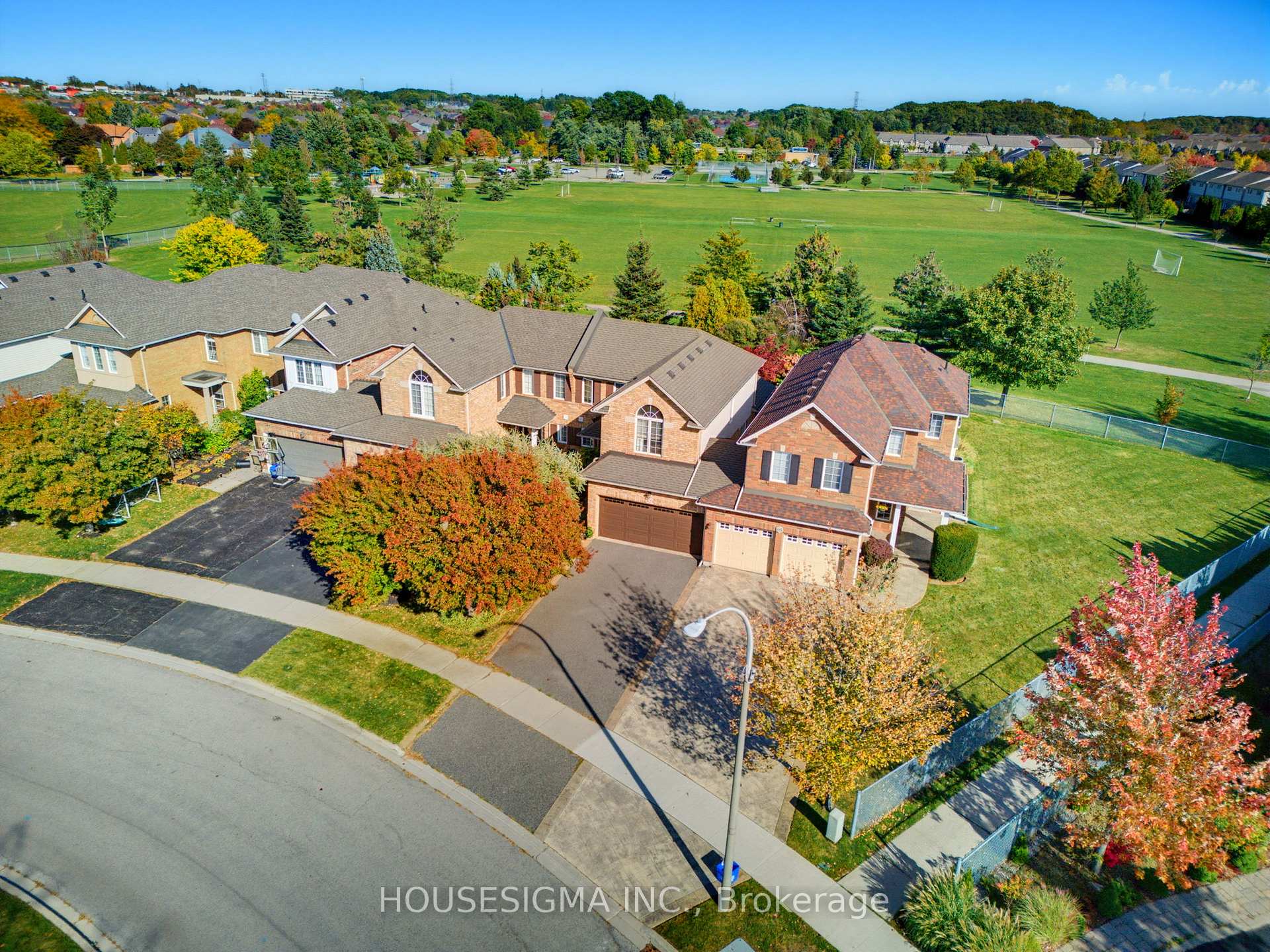 103 Thoroughbred Boulevard, Hamilton, ON L9K 1N3