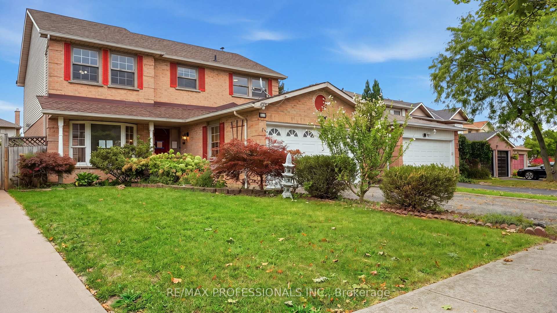 15 Strada Boulevard, St. Catharines, ON L2S 3L6
