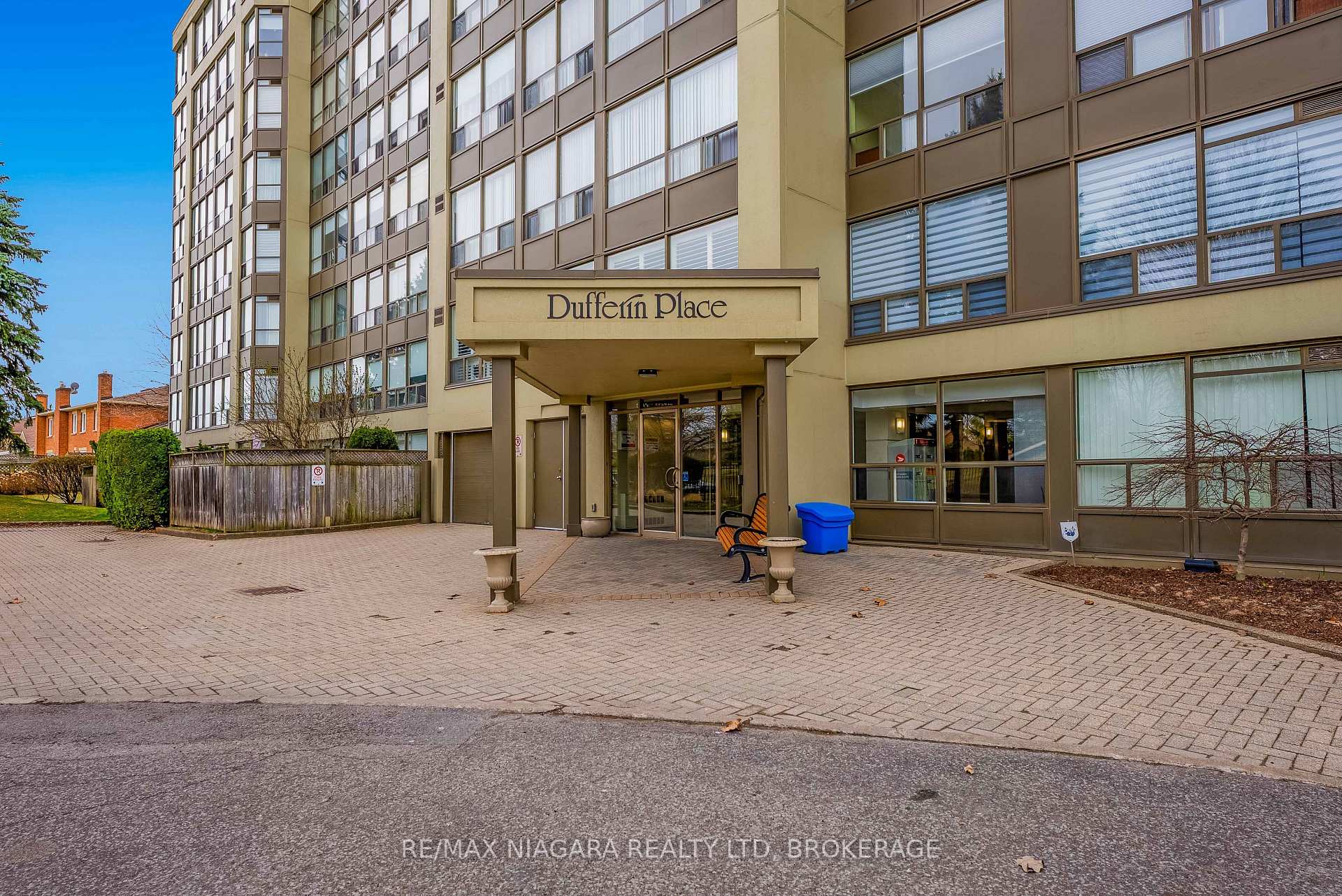 5100 Dorchester Road E 702, Niagara Falls, ON L2E 7H4