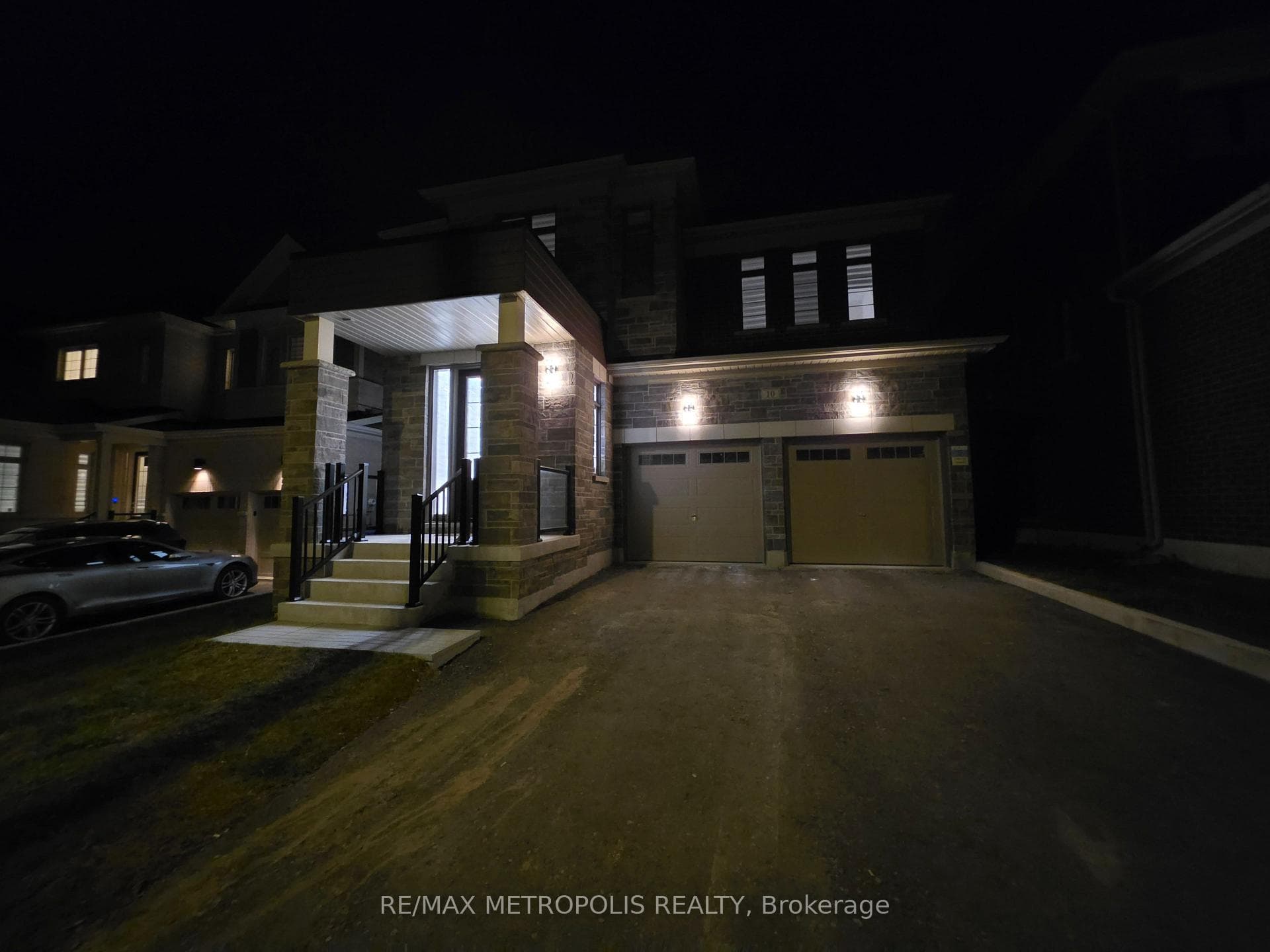 10 Wraggs Road, Bradford West Gwillimbury, ON L3Z 4N1