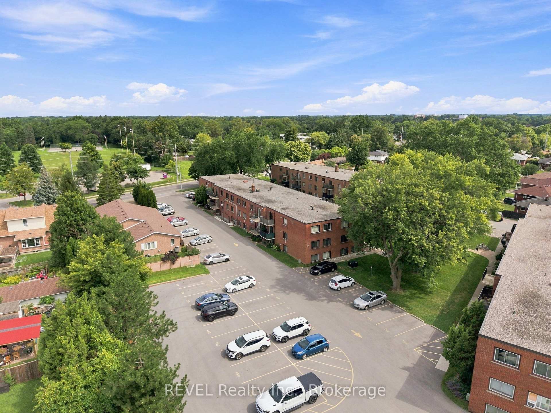 450 Carlton Street 3, St. Catharines, ON L2M 4X1