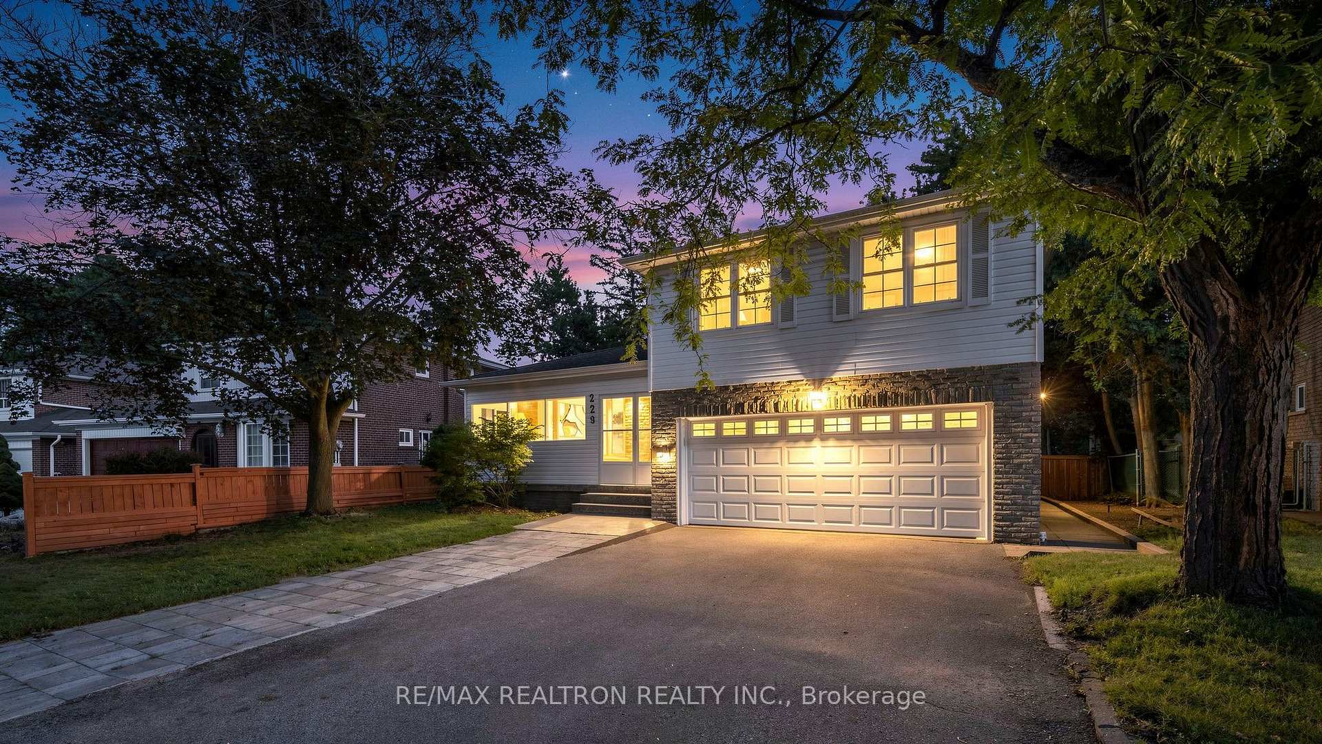 229 CHARTLAND Boulevard S, Toronto, ON M1S 2S4