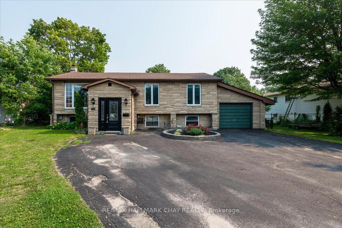 611 Big Bay Point Rd Road, Barrie, ON L4N 3Z9