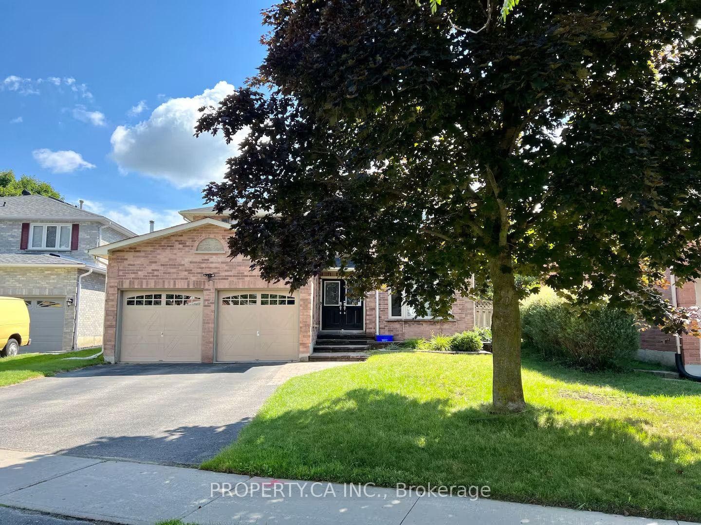 746 Leslie Valley Drive Lower, Newmarket, ON L3Y 7J3