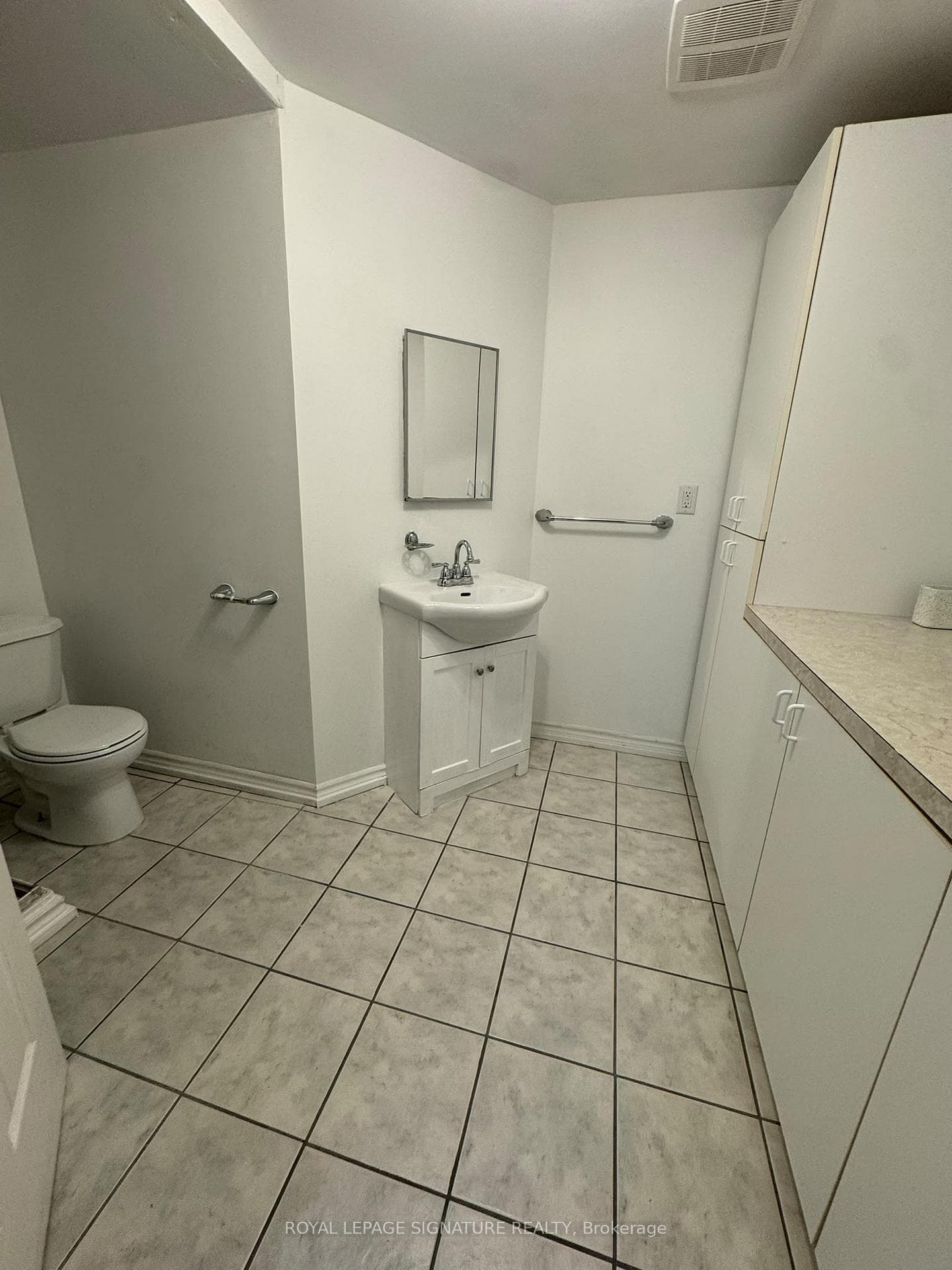 1107 Beaver Valley Crescent Lower, Oshawa, ON L1J 8N4