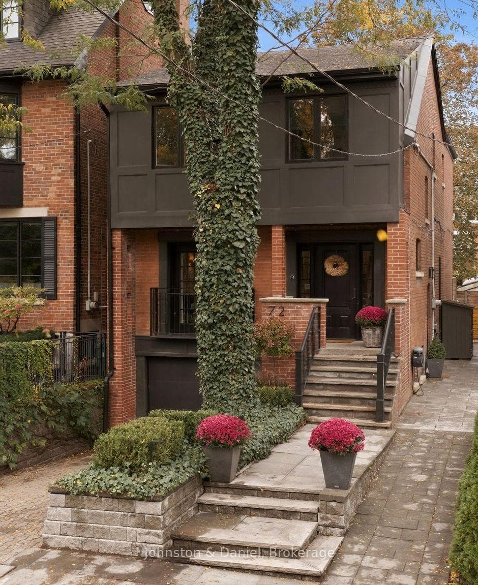 72 Gormley Avenue, Toronto, ON M4V 1Z1