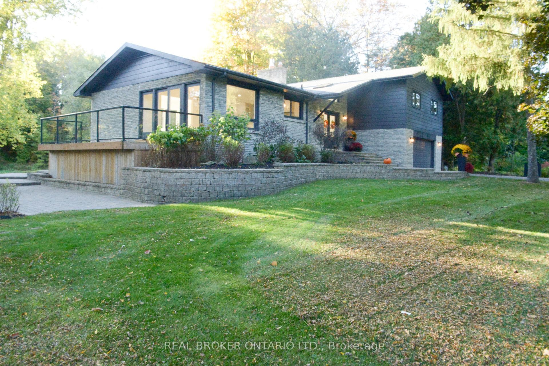 572 Main Street, Halton Hills, ON L7G 3T6