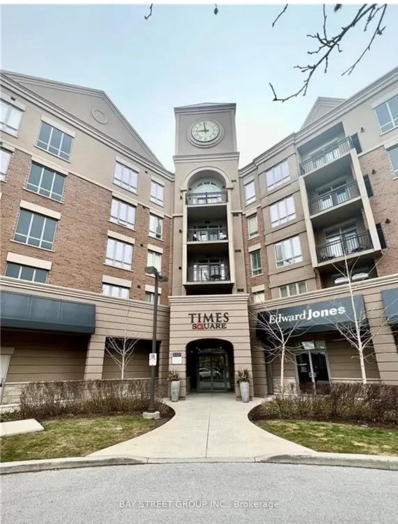 5327 Upper Middle Road 210, Burlington, ON L7L 0E9