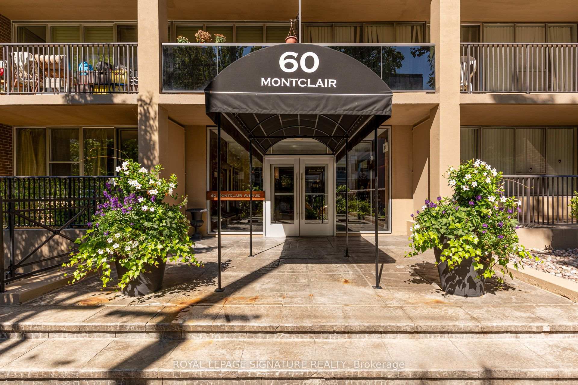 60 Montclair Avenue 401, Toronto, ON M5P 1P7
