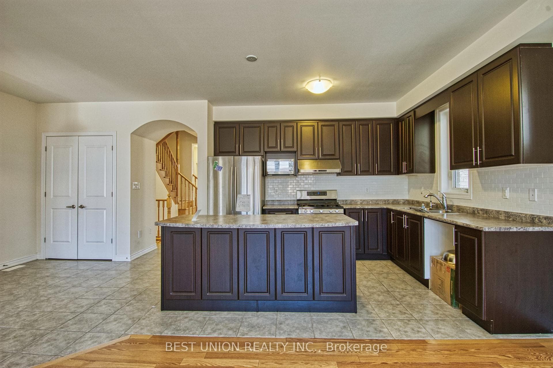 196 Donald Sim Avenue, Markham, ON L6B 0Z1
