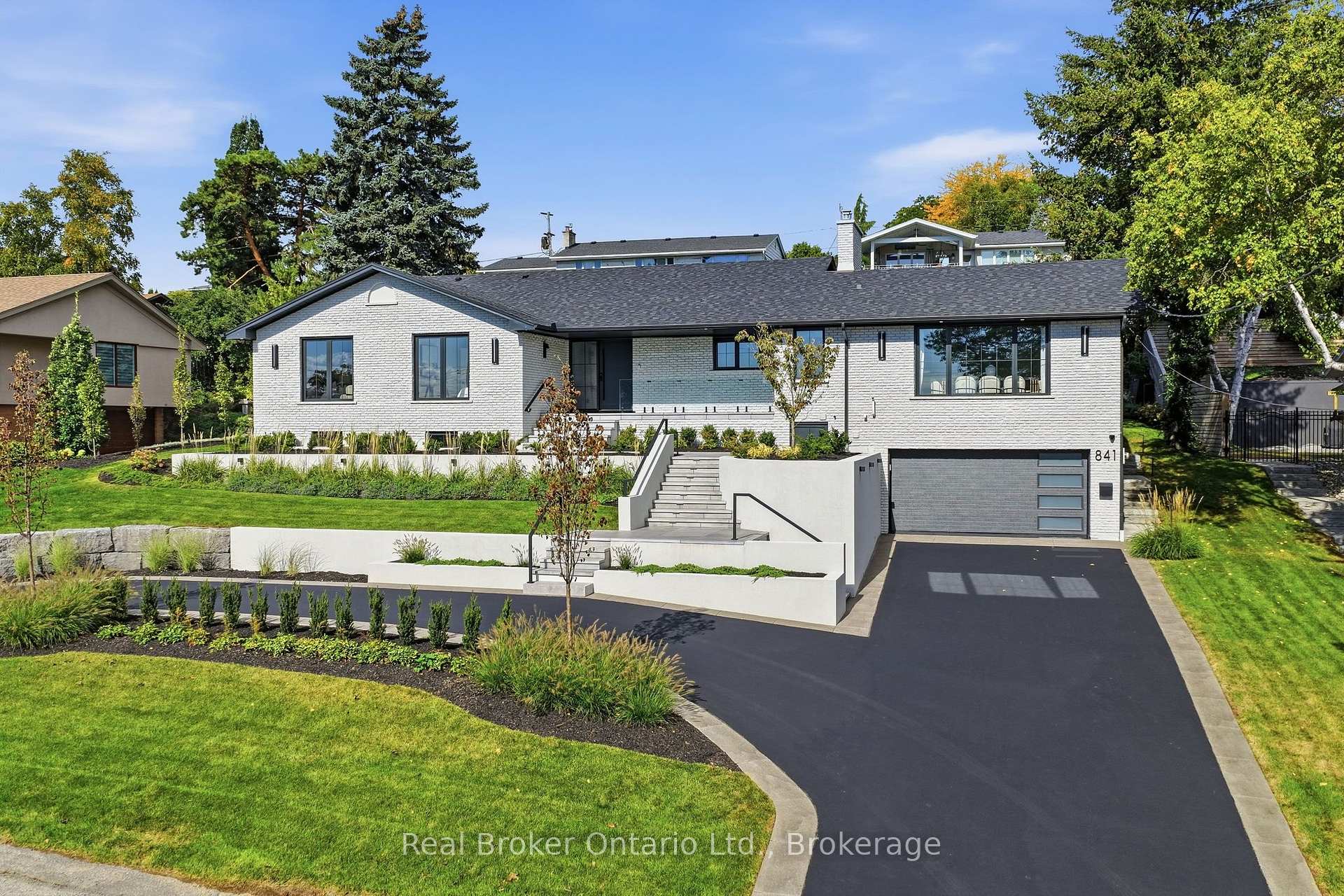 841 Danforth Place, Burlington, ON L7T 1S1