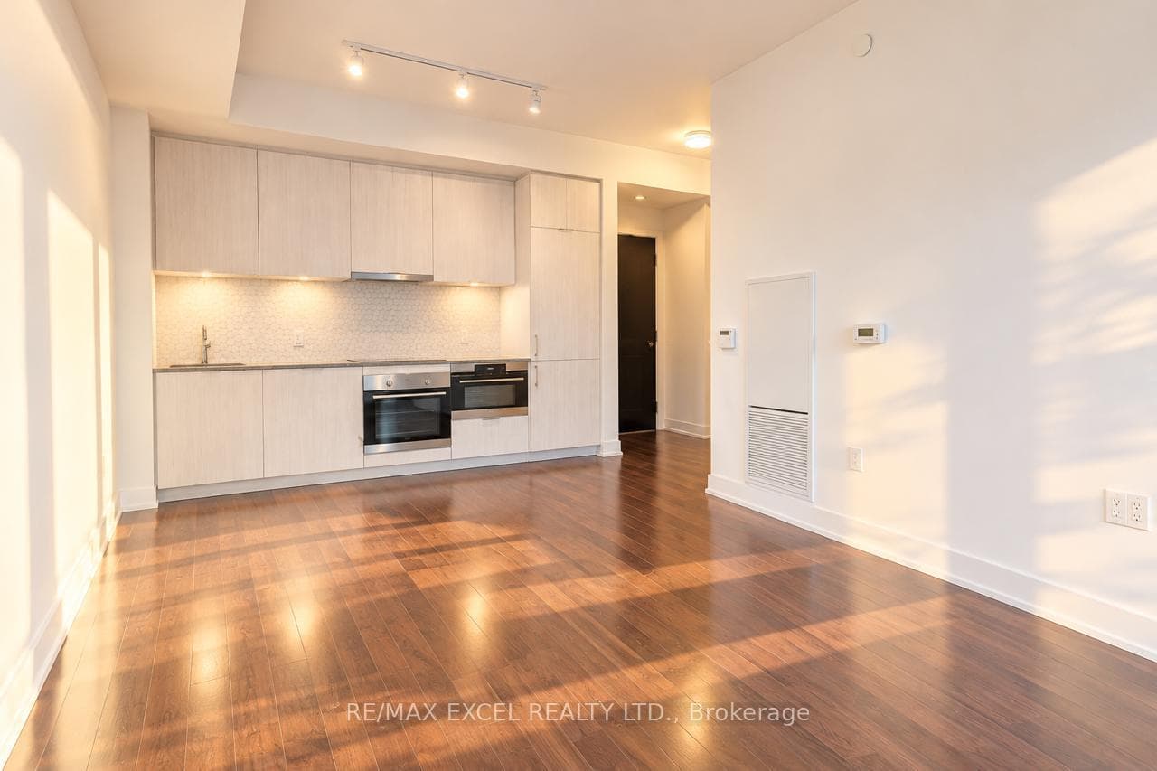 158 Front Street E 1917, Toronto, ON M5A 0K9