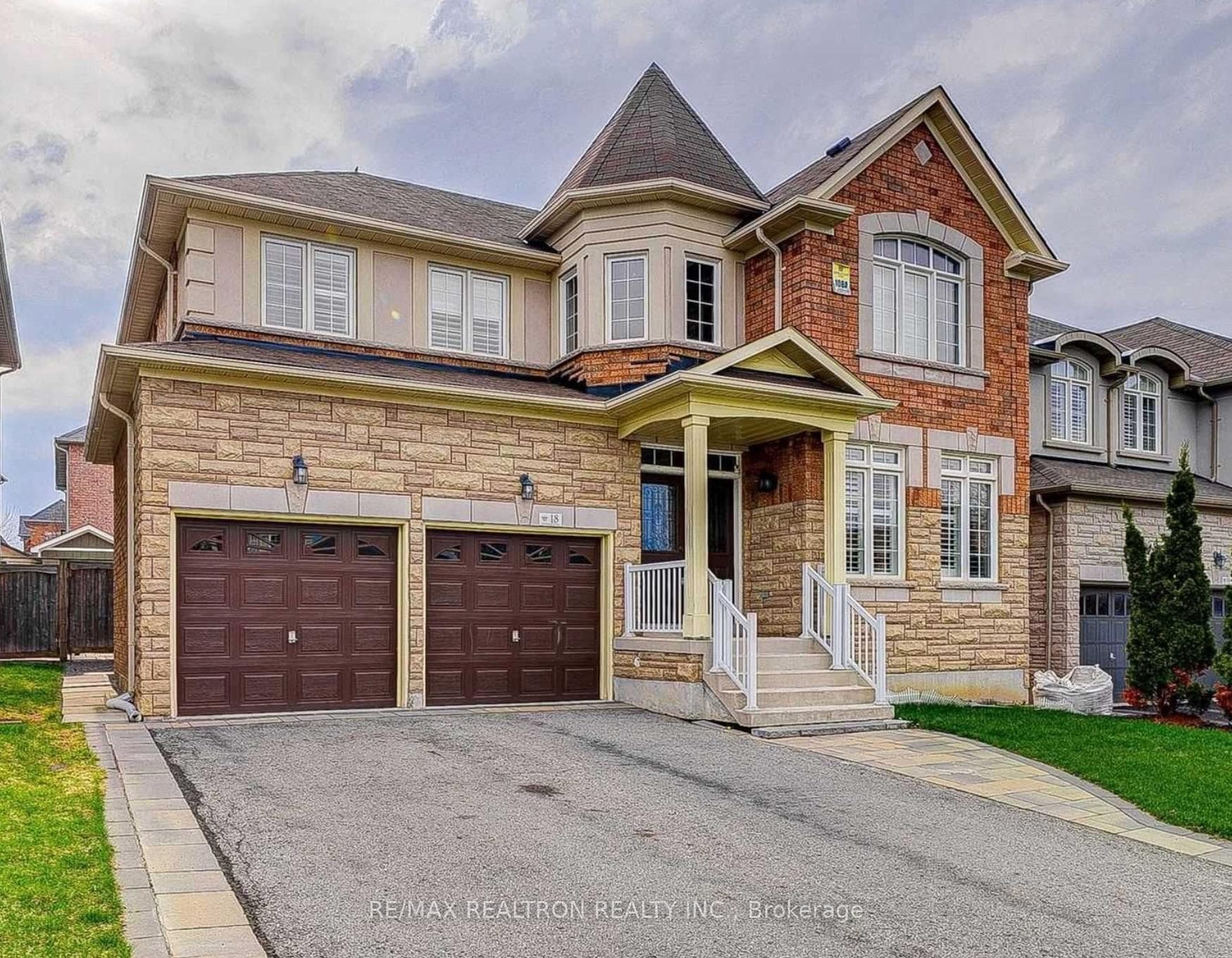18 Horsley Court, Aurora, ON L4G 0H7