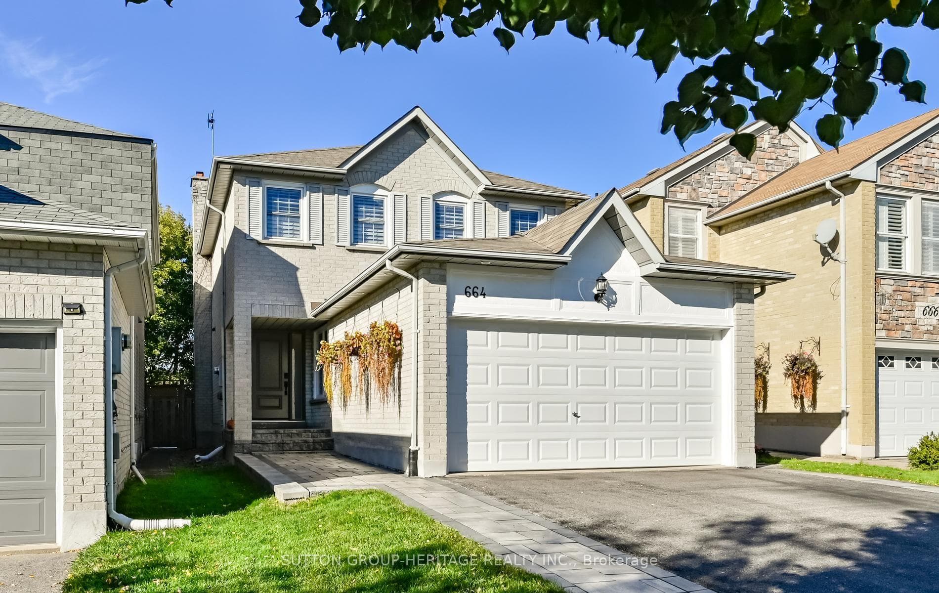 664 Eramosa Crescent, Pickering, ON L1V 5N4