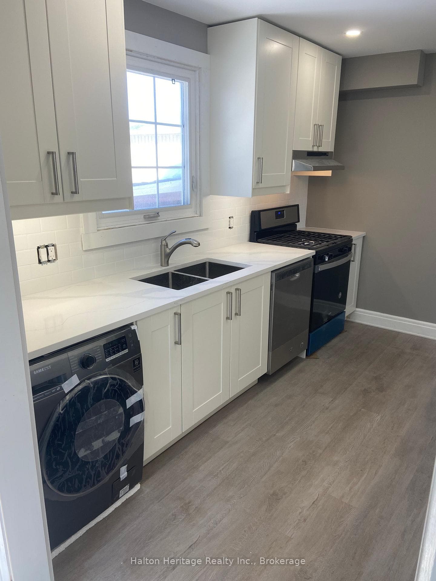342 Rosedale Avenue 1, Hamilton, ON L8K 4N8