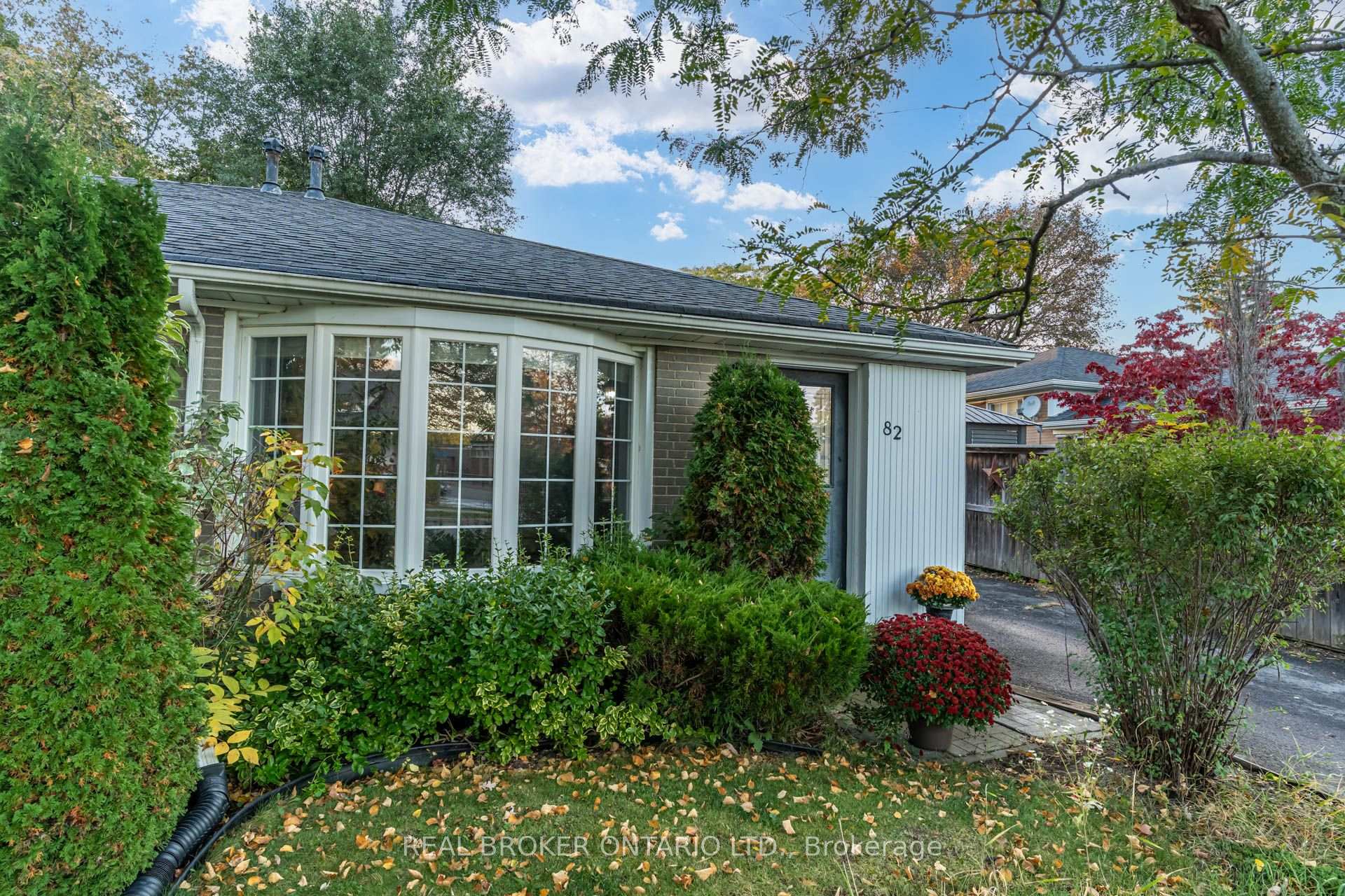 82 Tecumseth Drive, Aurora, ON L4G 2X4