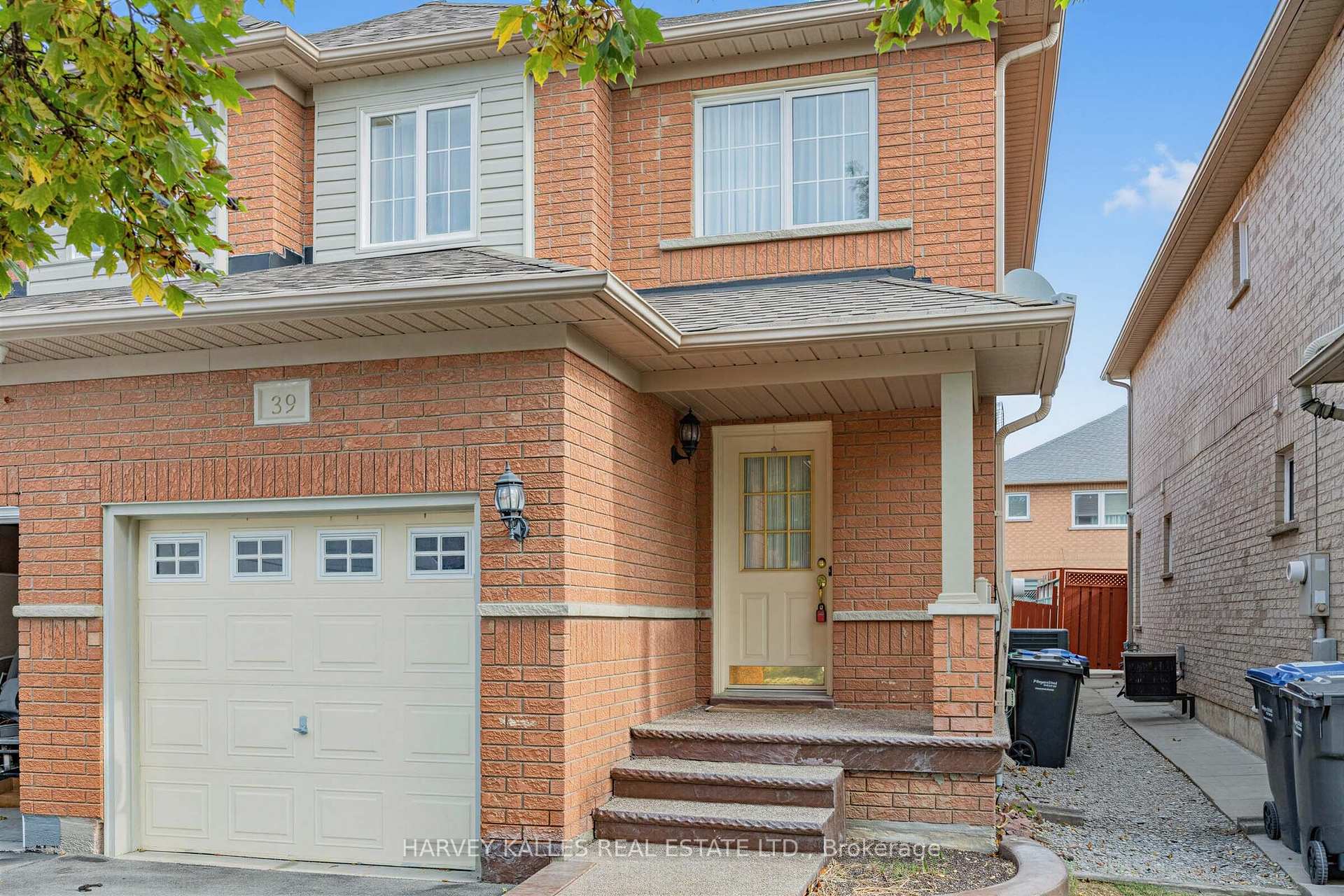 39 Ridgefield Court, Brampton, ON L6P 1B4