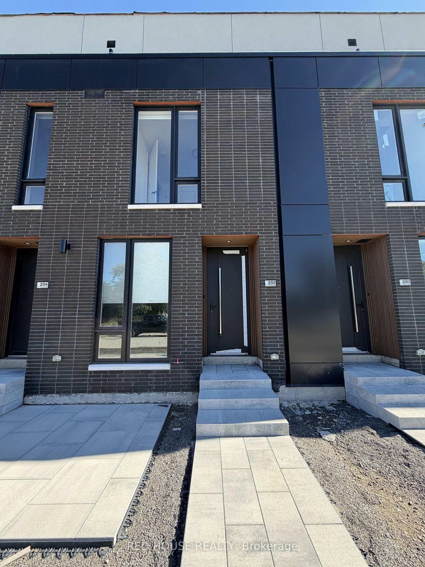252 Ellis Avenue, St. Catharines, ON L2P 0G9